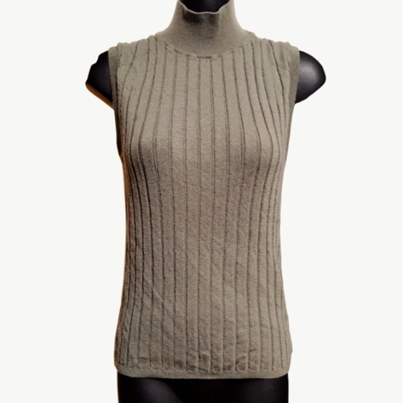 Banana Republic | Ribbed Knit Tank Top - Gray Size XS - Picture 1 of 11